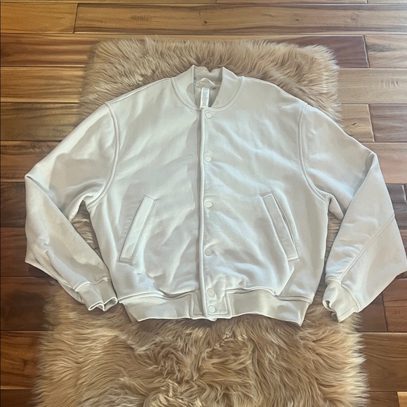 Alo Yoga Renown Varsity Jacket in Bone - Size S - Picture 4 of 13